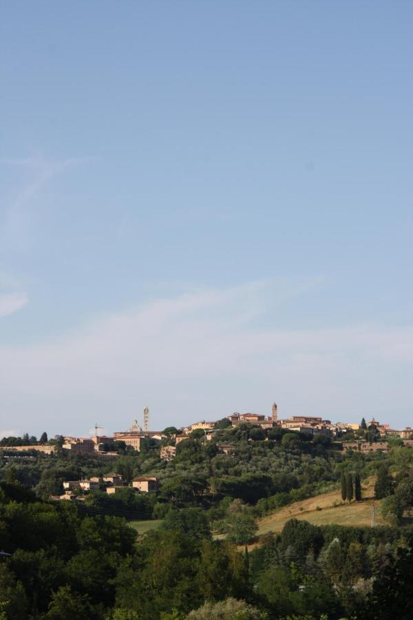 Ferienwohnung La Torre Di Caprera Siena Exterior foto