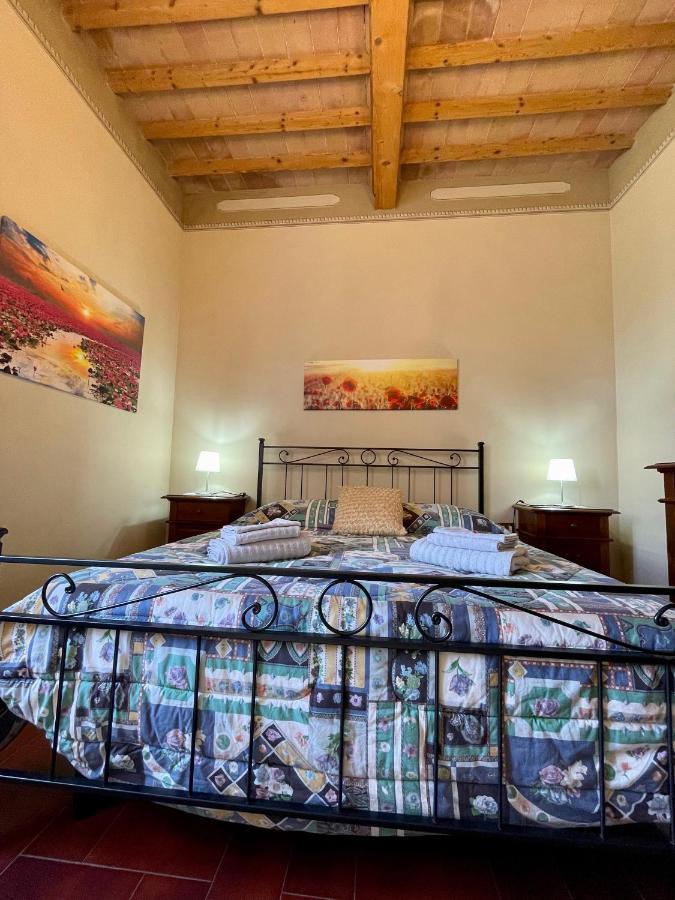 Ferienwohnung La Torre Di Caprera Siena Exterior foto
